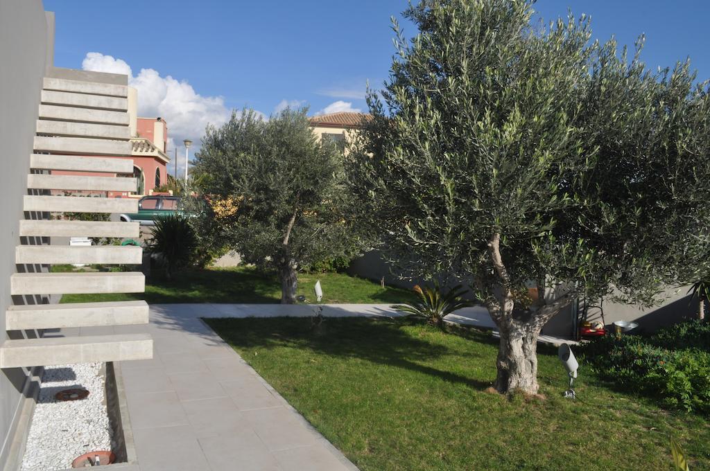 Art House Quartu - Margine Rosso Bed & Breakfast Quartu SantʼElena Exterior foto