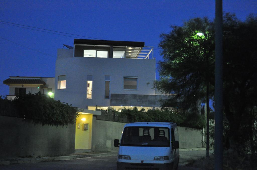 Art House Quartu - Margine Rosso Bed & Breakfast Quartu SantʼElena Cameră foto